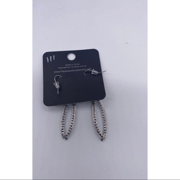 Treasure Trove Trinket- Blue Earrings
Item 111 - Picture 3 of 4